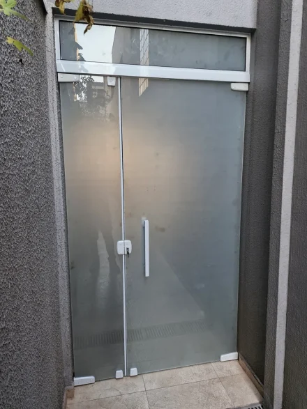 Obra em vidro Lumini Vidros