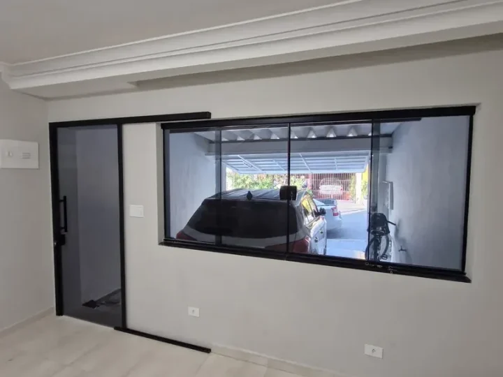 Portas e Divisórias em Vidro